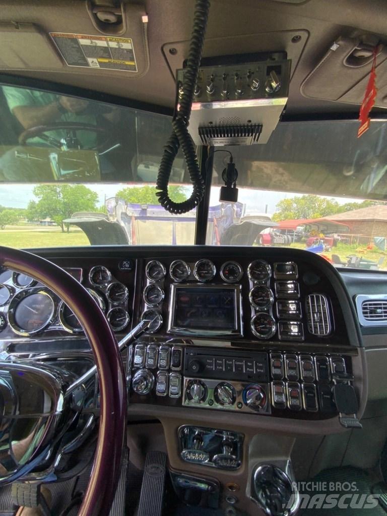 Peterbilt 389 牵引车