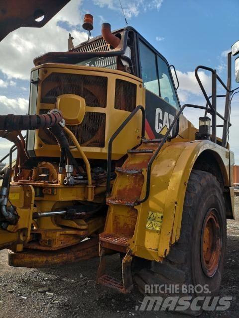CAT 735 铰接式自卸车
