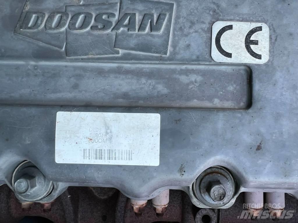 Doosan DX170W 轮式挖掘机