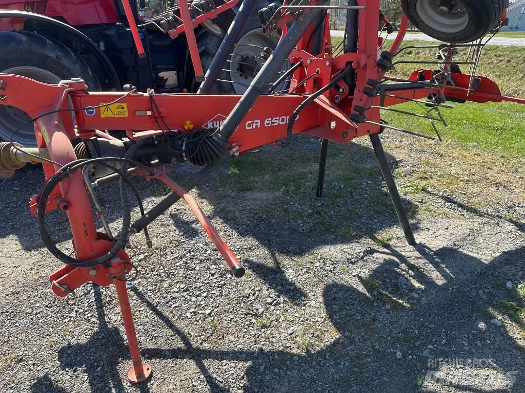 Kuhn GA 6501 P 料堆整形机
