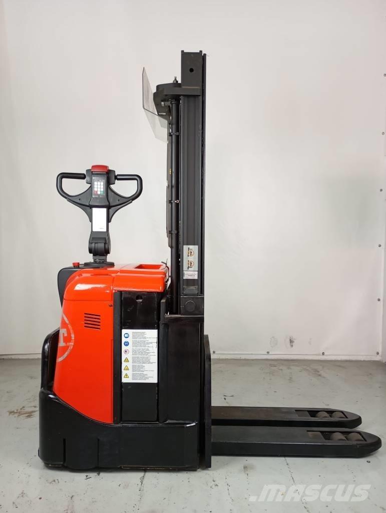 BT SPE 125 行走式堆垛机