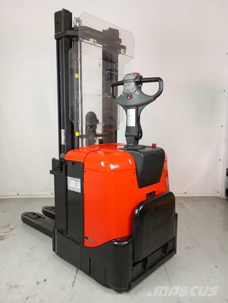 BT SPE 125 行走式堆垛机
