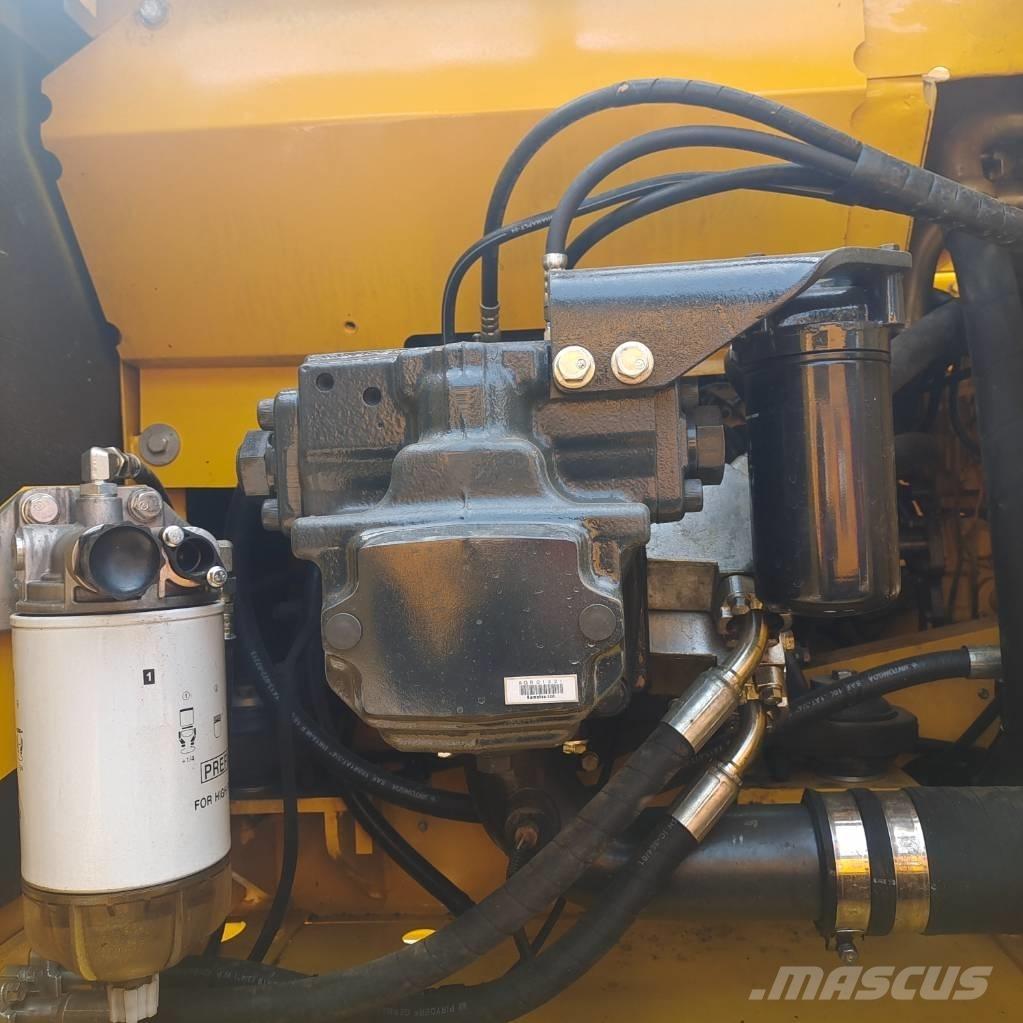 Komatsu PC200-8 履带挖掘机