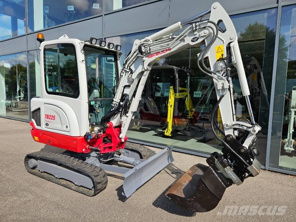 Takeuchi TB 225 小型挖掘机
