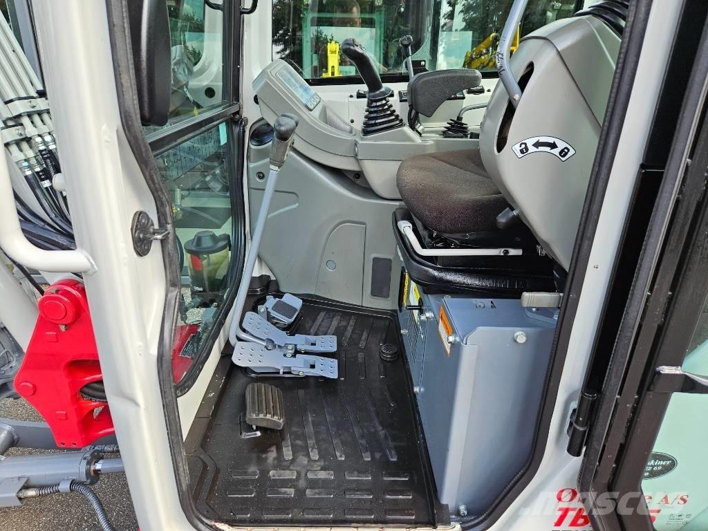 Takeuchi TB 225 小型挖掘机