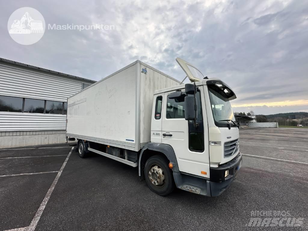 Volvo FL 612 厢式货车