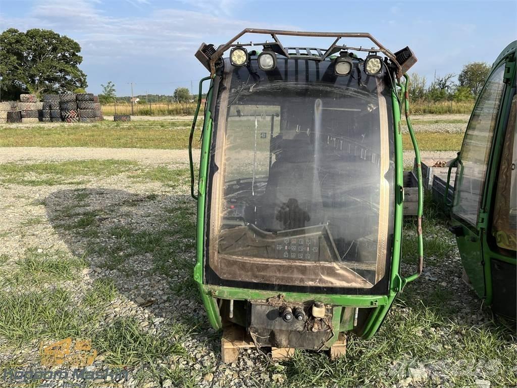 John Deere 1010E 驾驶室与内部