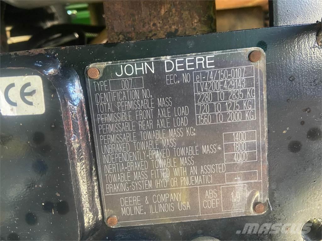 John Deere 4200 小型拖拉机
