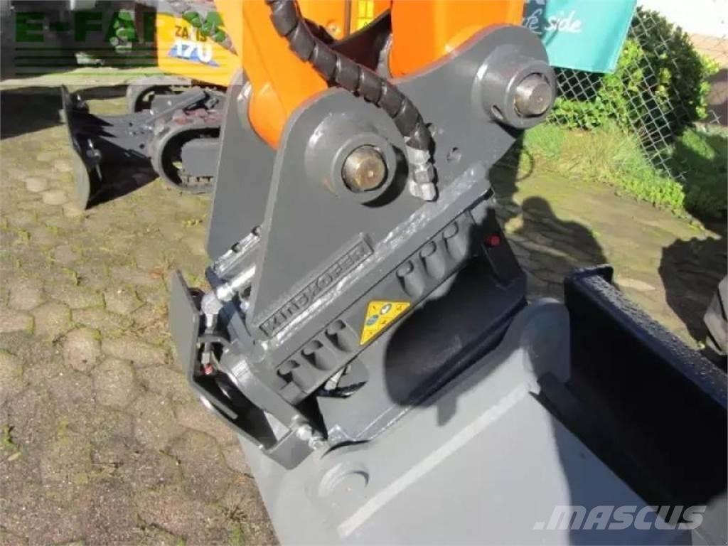 Hitachi zx 33 u-6 轮式挖掘机