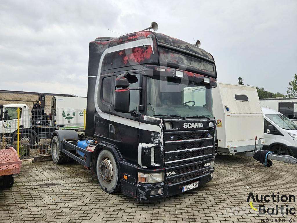 Scania 420 牵引车