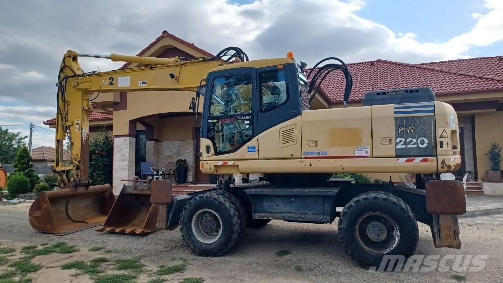 Komatsu PW 220-7 轮式挖掘机