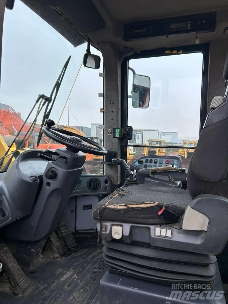 Komatsu WA 380-6 轮式装载机