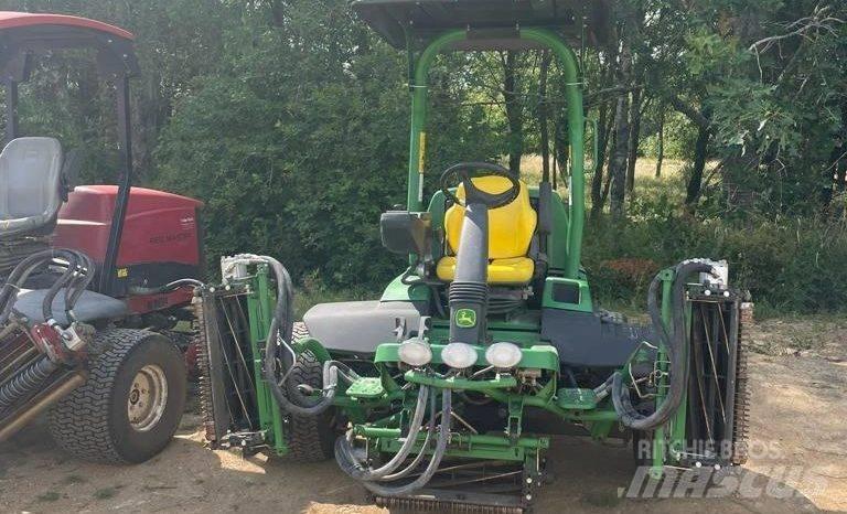 John Deere 7700A 球道割草机