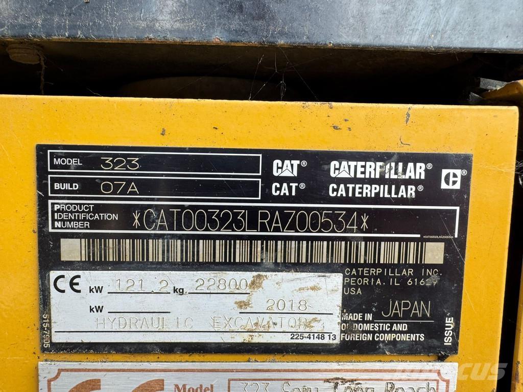 CAT 323 履带挖掘机