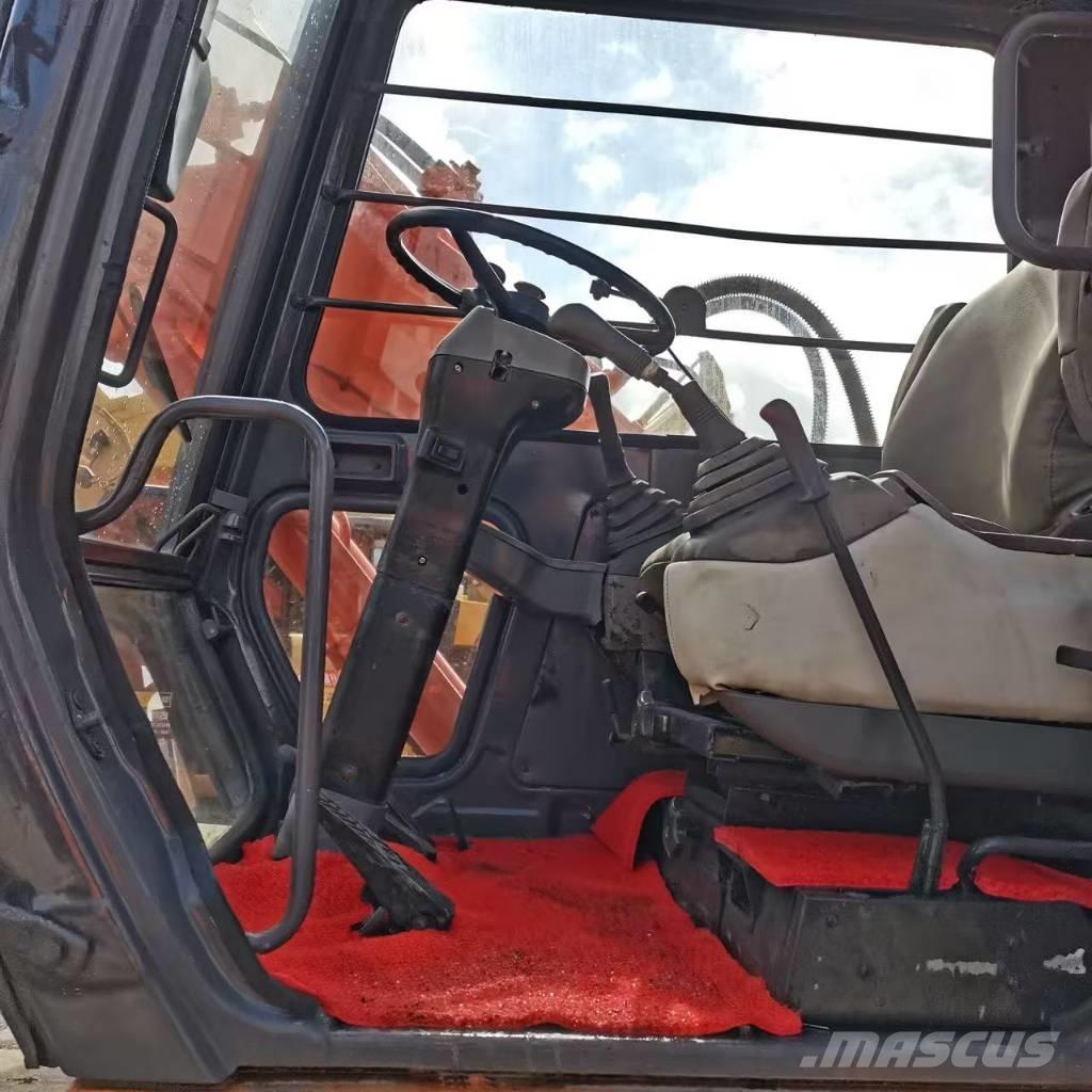 Hitachi EX 100 W D 轮式挖掘机
