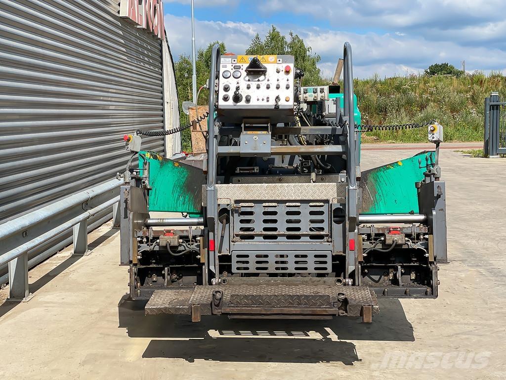 Vögele SUPER 800 沥青摊铺机