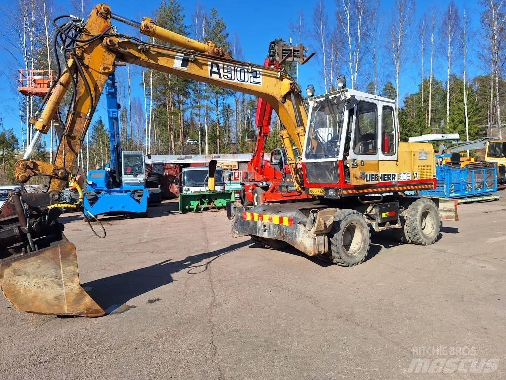 Liebherr A 902 轮式挖掘机