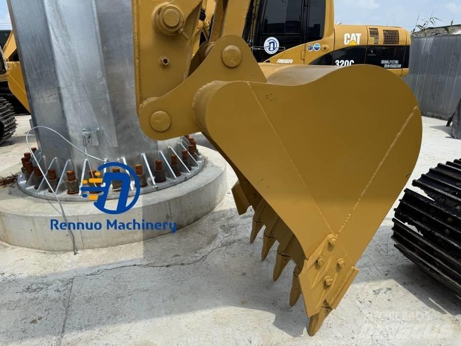 CAT 320B 履带挖掘机