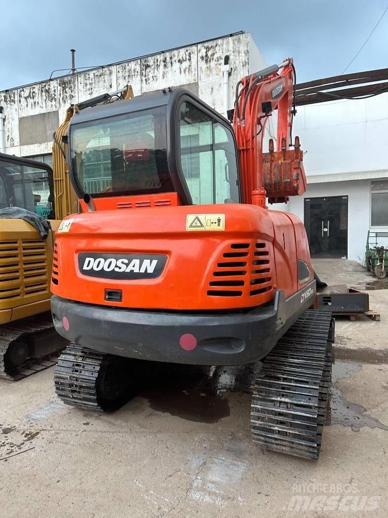 Doosan DX 60 中型挖掘机