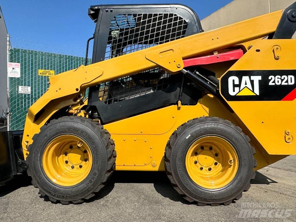 CAT 262 D 滑移装载机