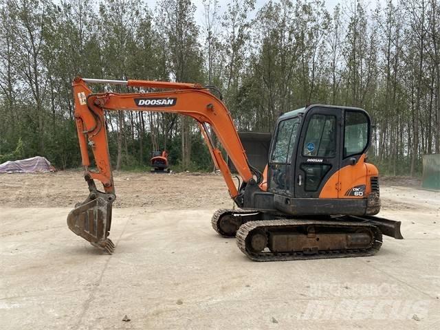 Doosan DX 60 小型挖掘机