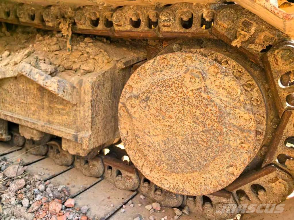 CAT 323 履带挖掘机