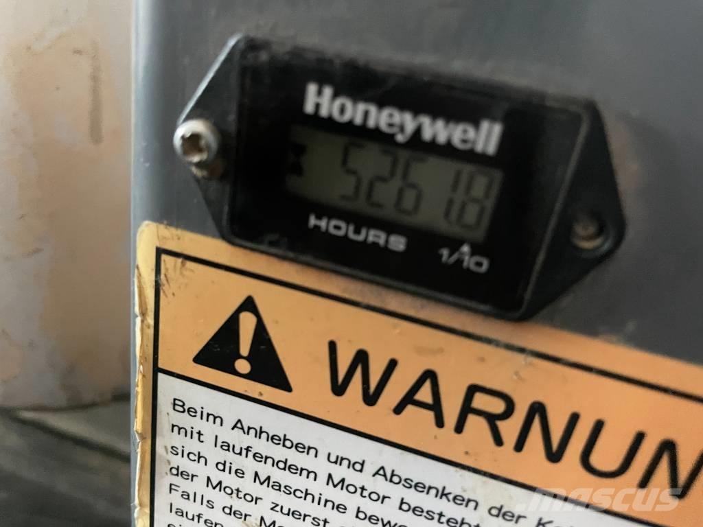 Takeuchi TB 250 小型挖掘机