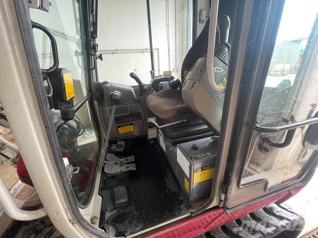 Takeuchi TB 250 小型挖掘机