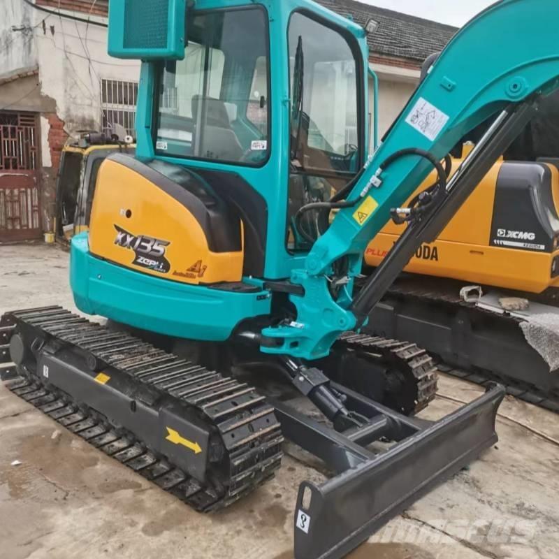 Kubota KX 135 履带挖掘机