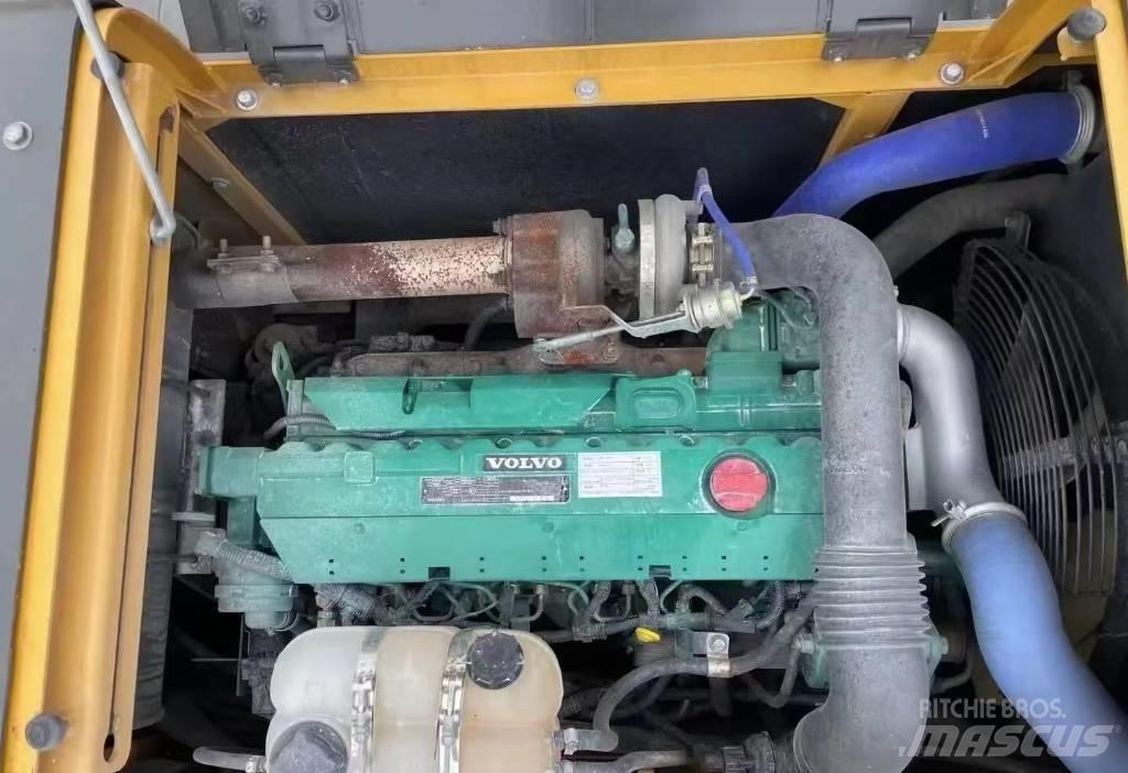 Volvo 210 履带挖掘机