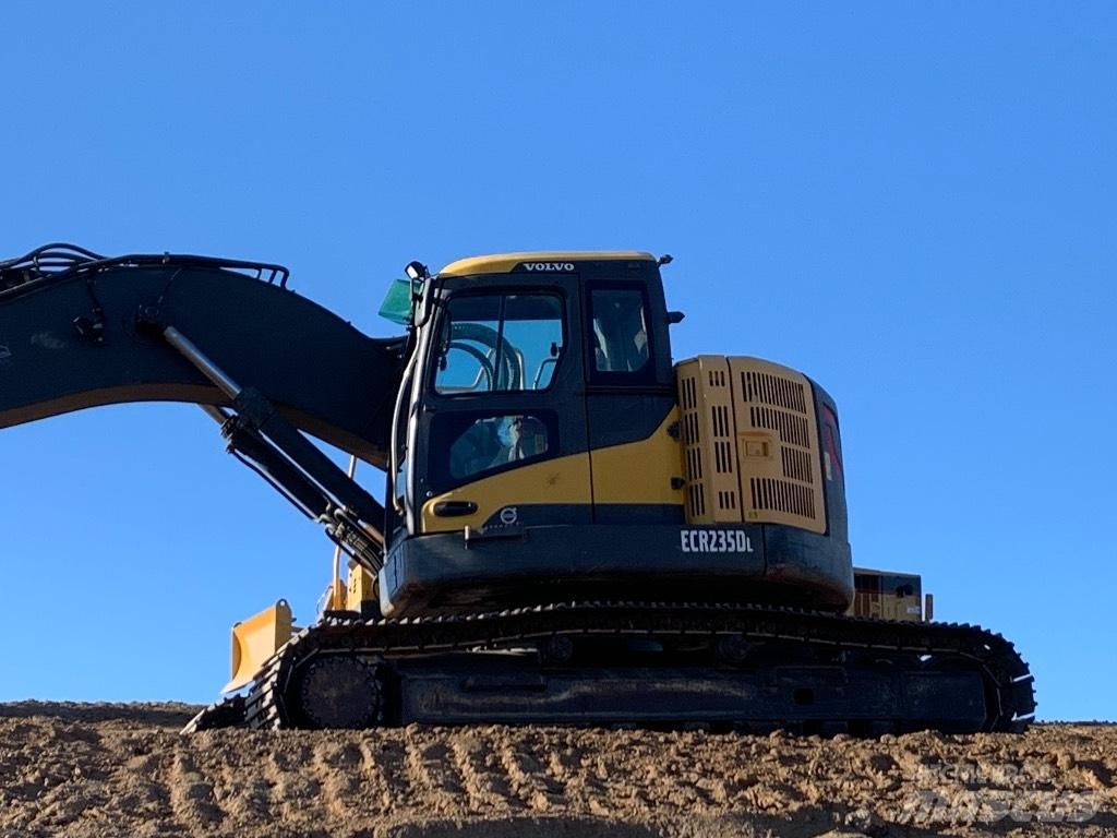 Komatsu 138 us -8 履带挖掘机