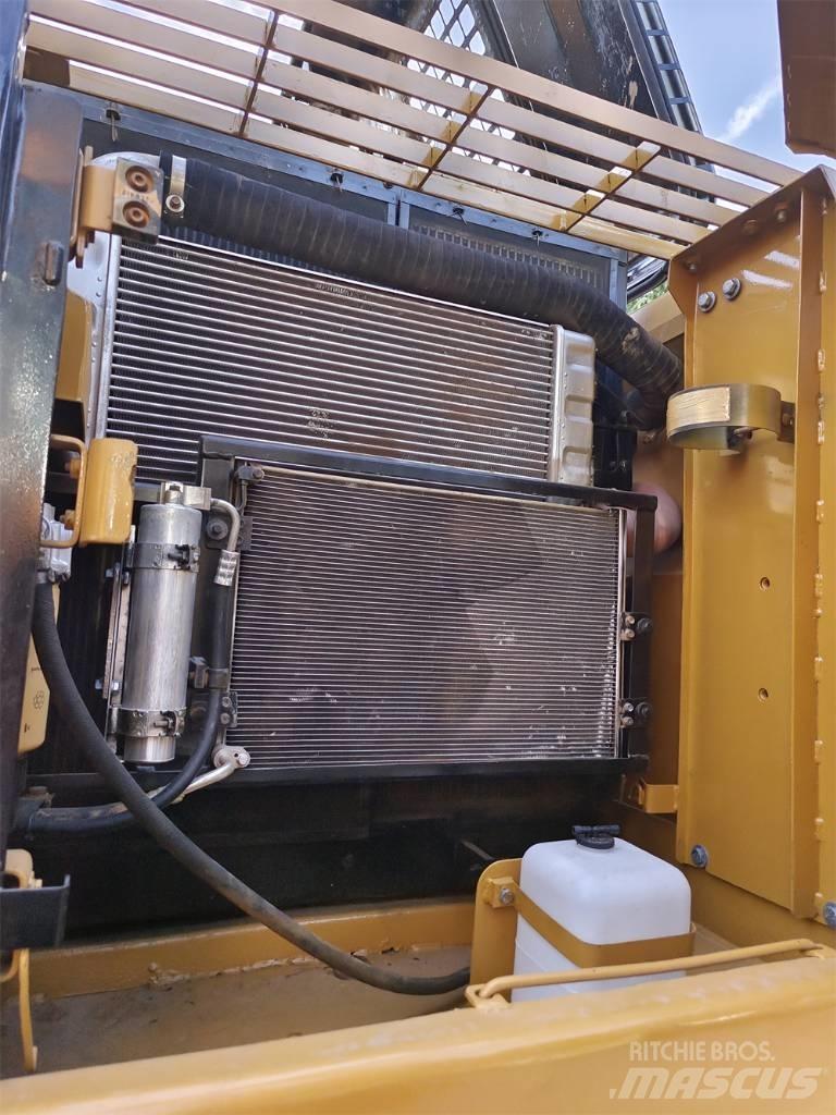 CAT 320 D 履带挖掘机