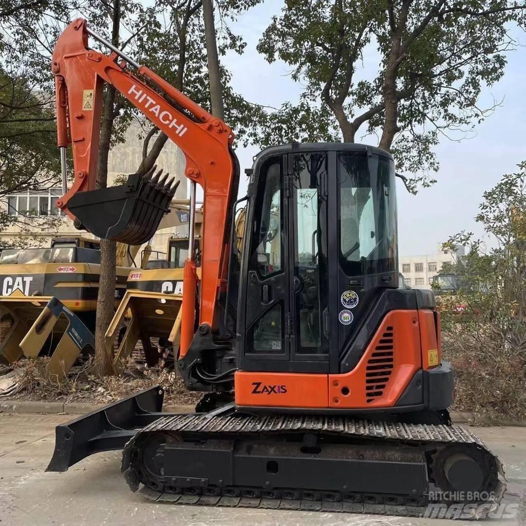 Hitachi ZX50 小型挖掘机