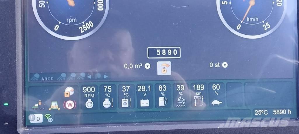 John Deere 1110 G 集运机