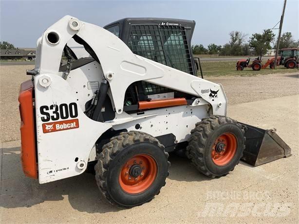 Bobcat S 300 滑移装载机