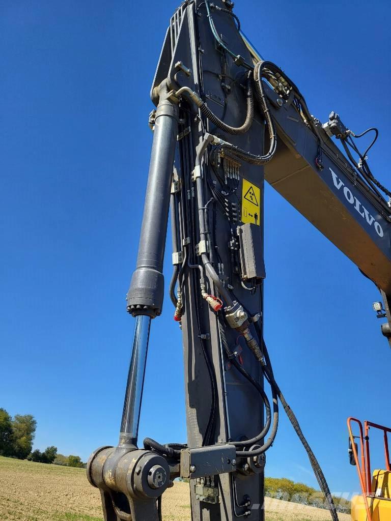 Volvo ECR  235  EL 履带挖掘机