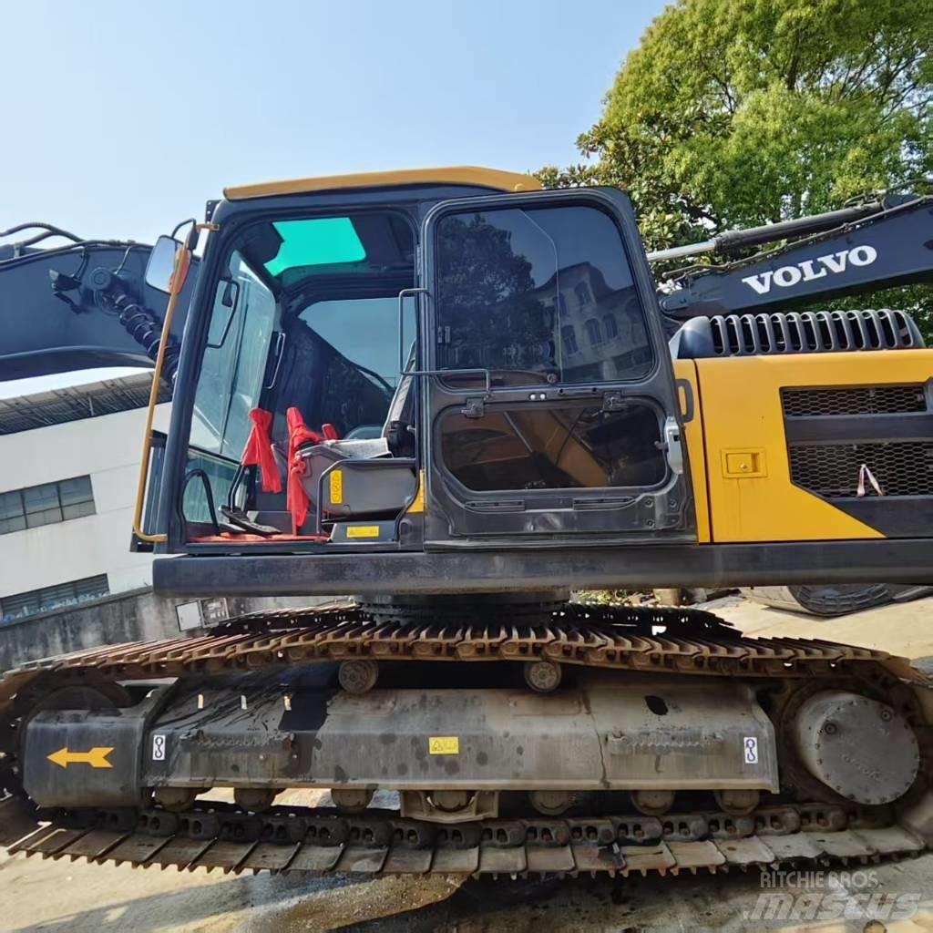 Volvo EC 220 履带挖掘机