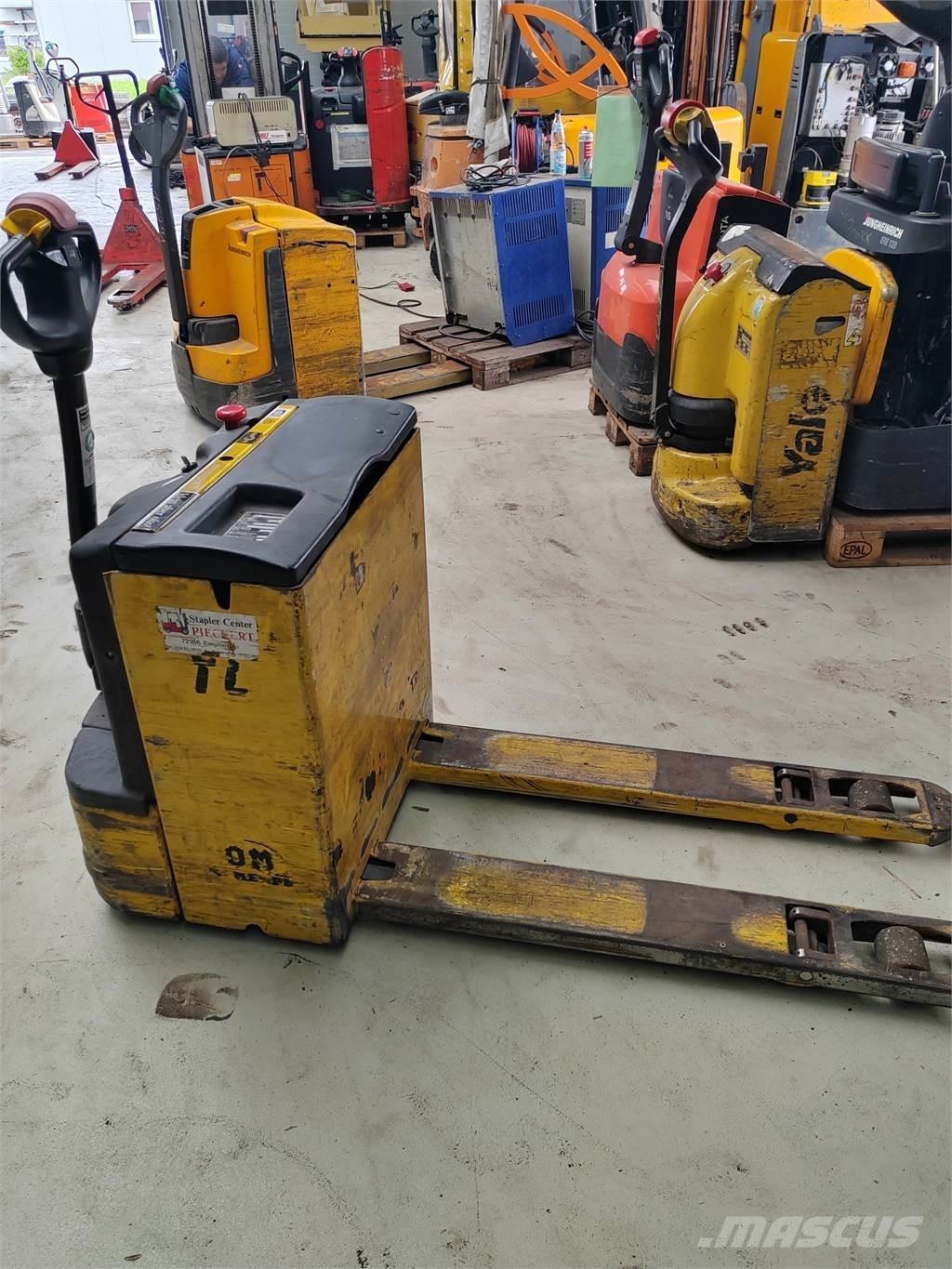 OM TL 18 手推堆垛车