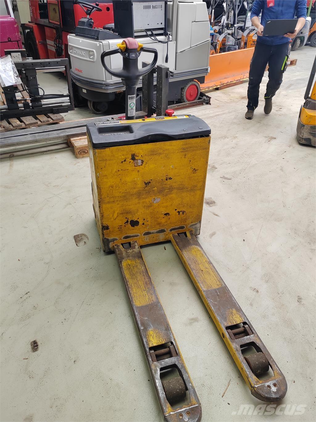 OM TL 18 手推堆垛车