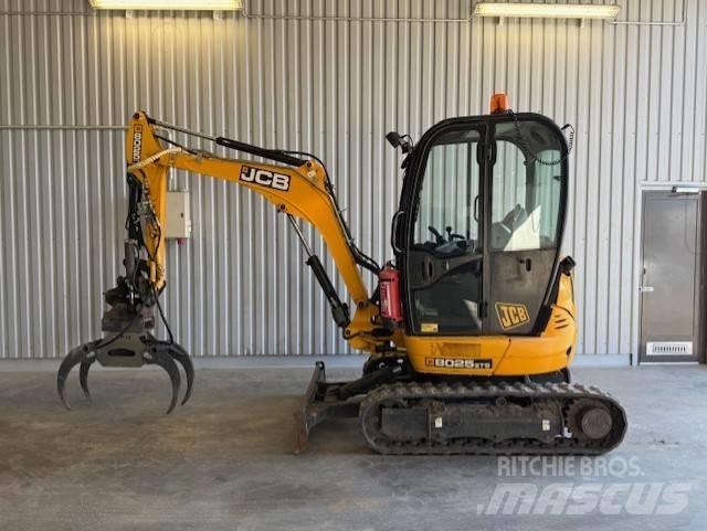 JCB 8025 ZTS 小型挖掘机