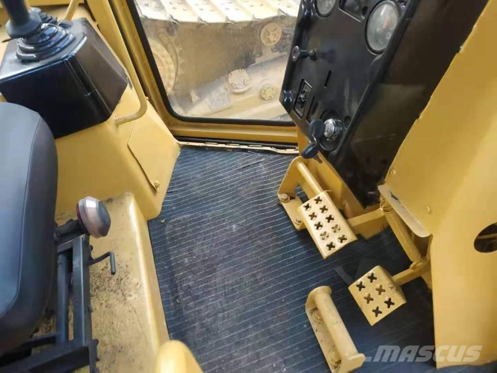 CAT D5M 履带式推土机