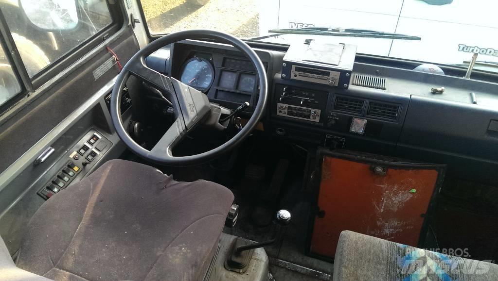 Hino RB145 校车