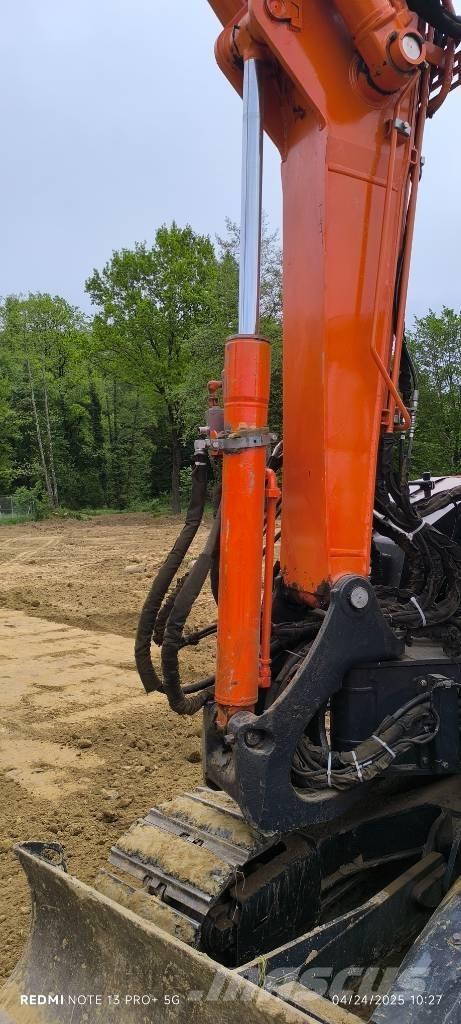 Hitachi Zaxis 85 USB 中型挖掘机