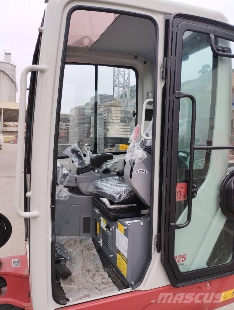Takeuchi TB 225 小型挖掘机