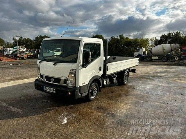 Nissan NT400 Cabstar 皮卡车