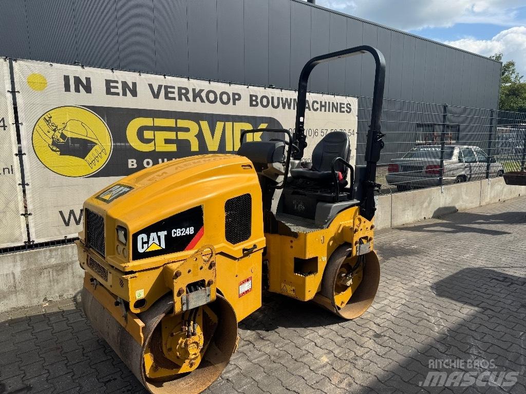 CAT CB 24 B 双轮压路机
