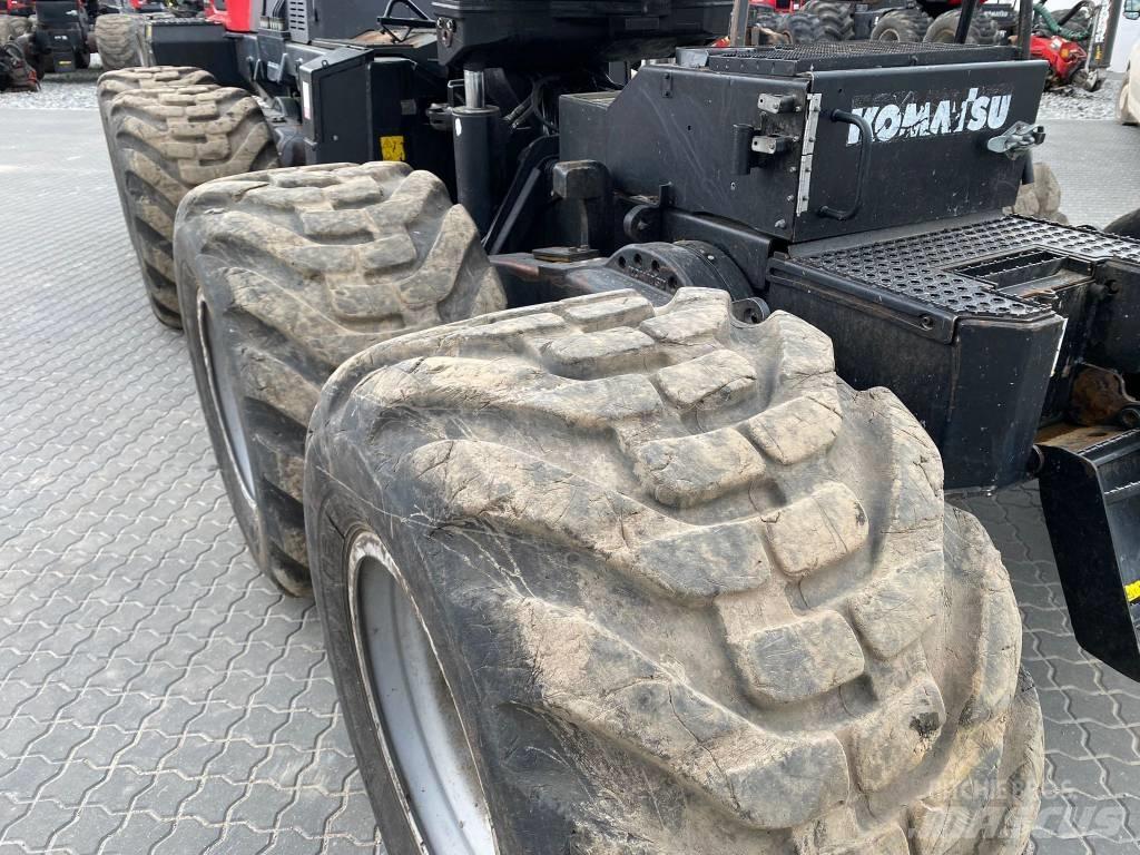Komatsu 901 XC 收割机