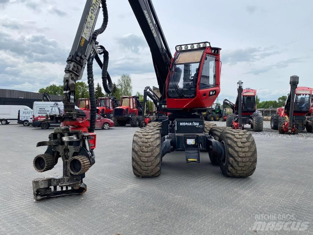 Komatsu 901 XC 收割机