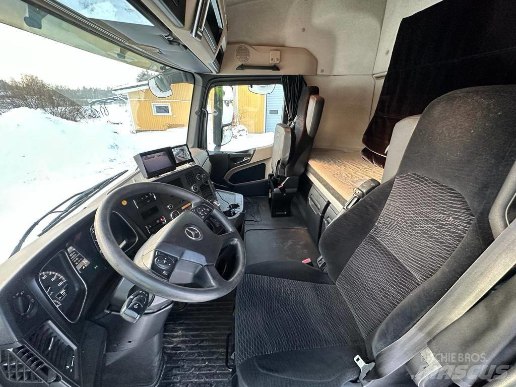 Mercedes-Benz Actros 动物运输货车
