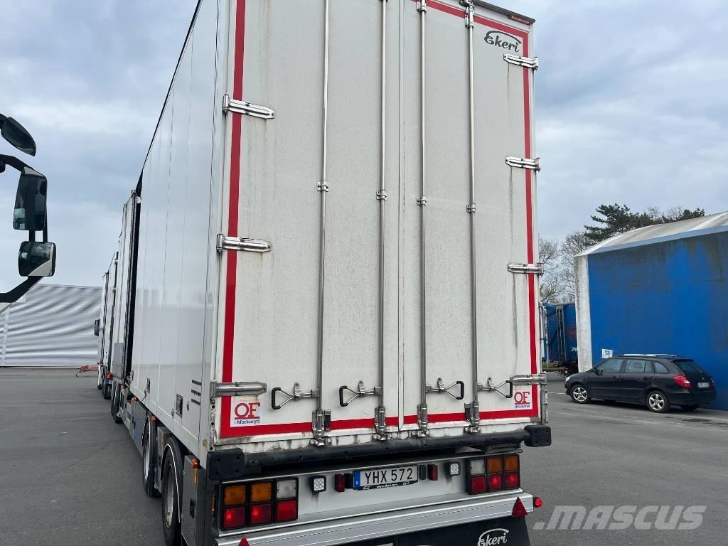 Ekeri X 厢式拖车